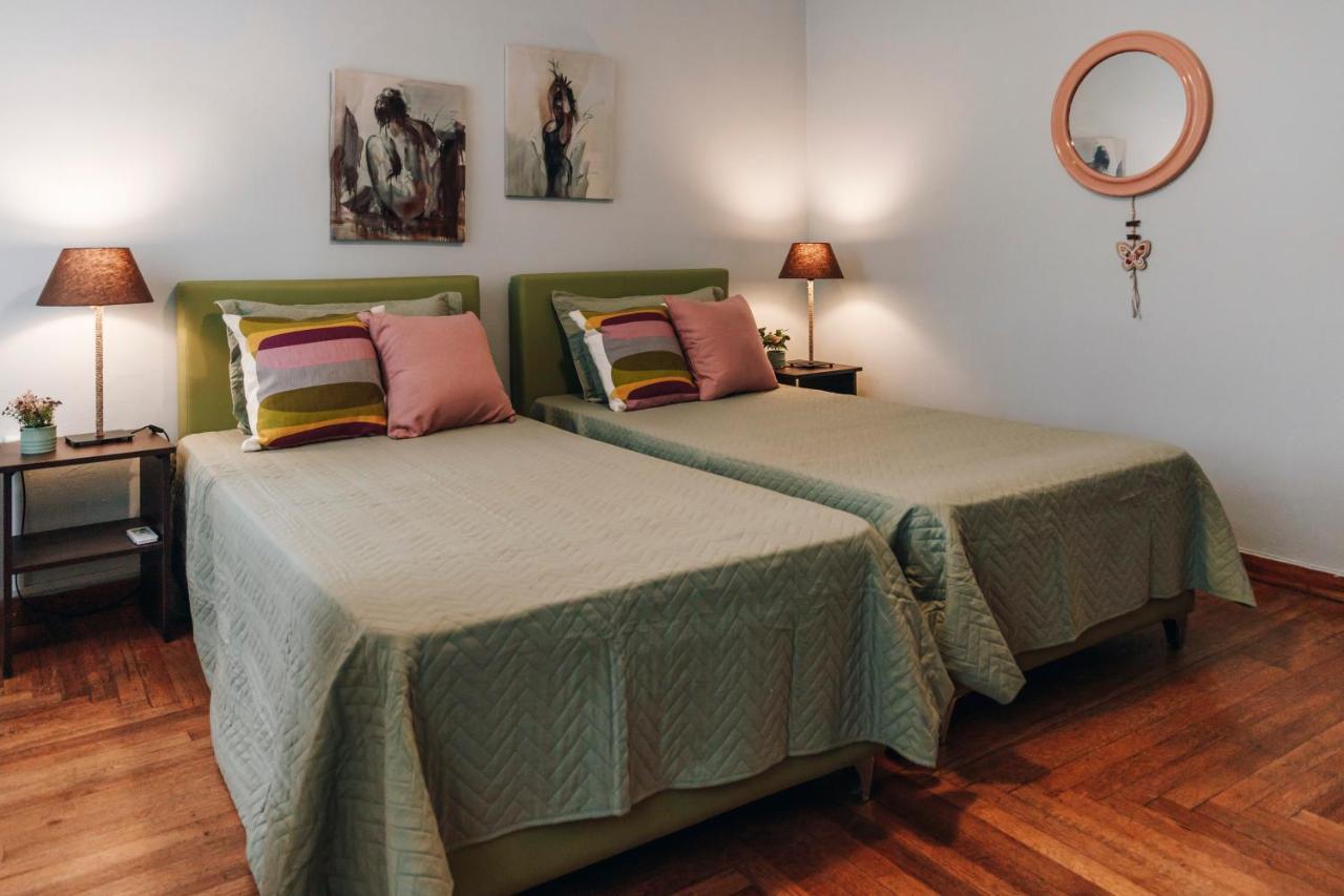 Monastiraki-Psiri, Old Town, 3-Bdr Apt, Sleep 6-10P, Spacious Court Yard Атина Екстериор снимка