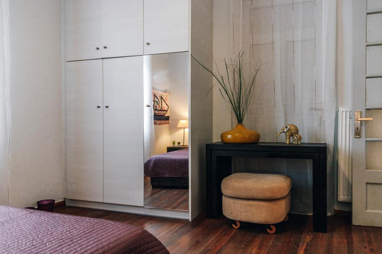 Monastiraki-Psiri, Old Town, 3-Bdr Apt, Sleep 6-10P, Spacious Court Yard Атина Екстериор снимка