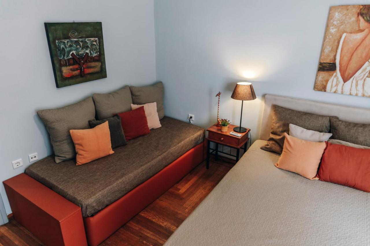 Monastiraki-Psiri, Old Town, 3-Bdr Apt, Sleep 6-10P, Spacious Court Yard Атина Екстериор снимка