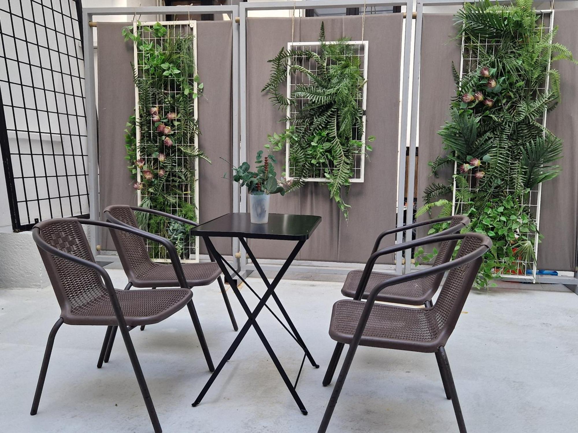 Monastiraki-Psiri, Old Town, 3-Bdr Apt, Sleep 6-10P, Spacious Court Yard Атина Екстериор снимка
